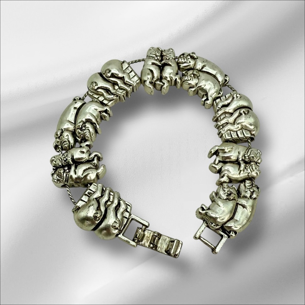 Vintage Silver-Tone Pig Charm Slider Bracelet – Farm Animal Novelty Jewelry 7.5”
